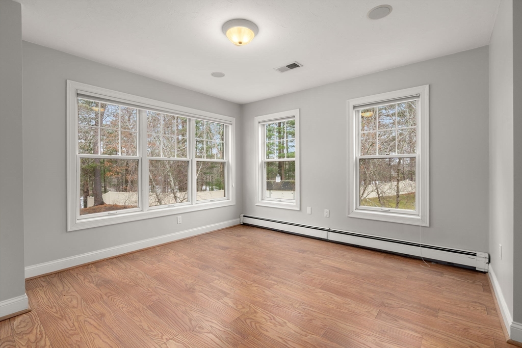 7 Pettee's Pond Lane