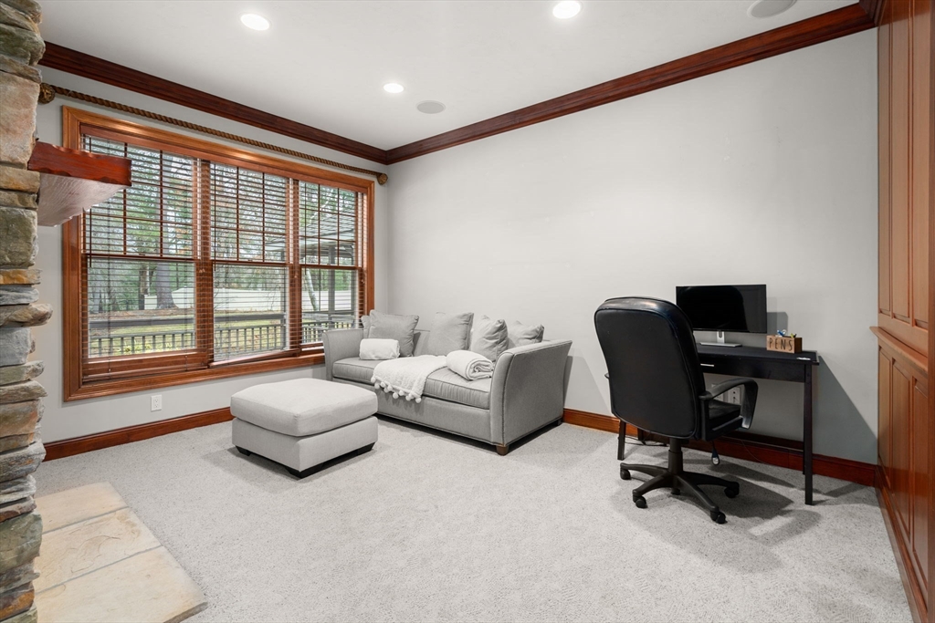 7 Pettee's Pond Lane