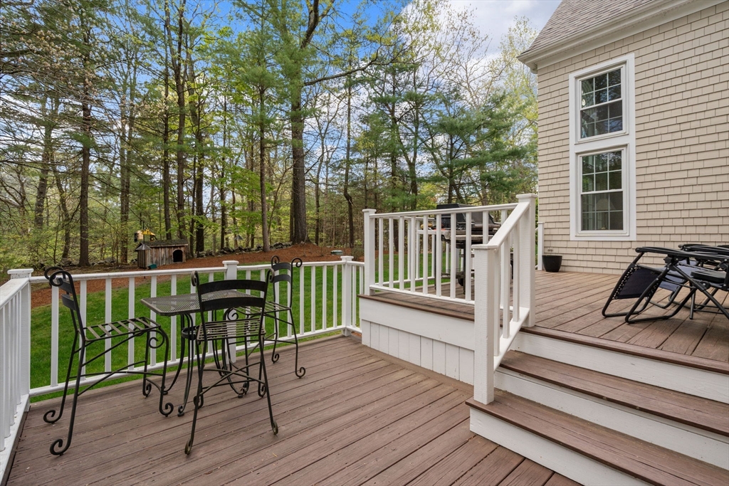 11 Pettees Pond Lane