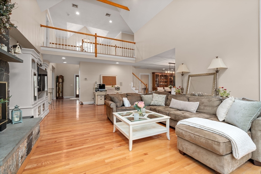 11 Pettees Pond Lane