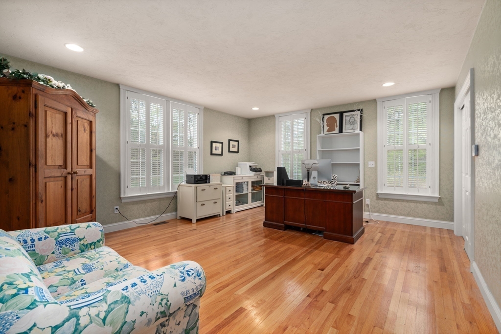 11 Pettees Pond Lane