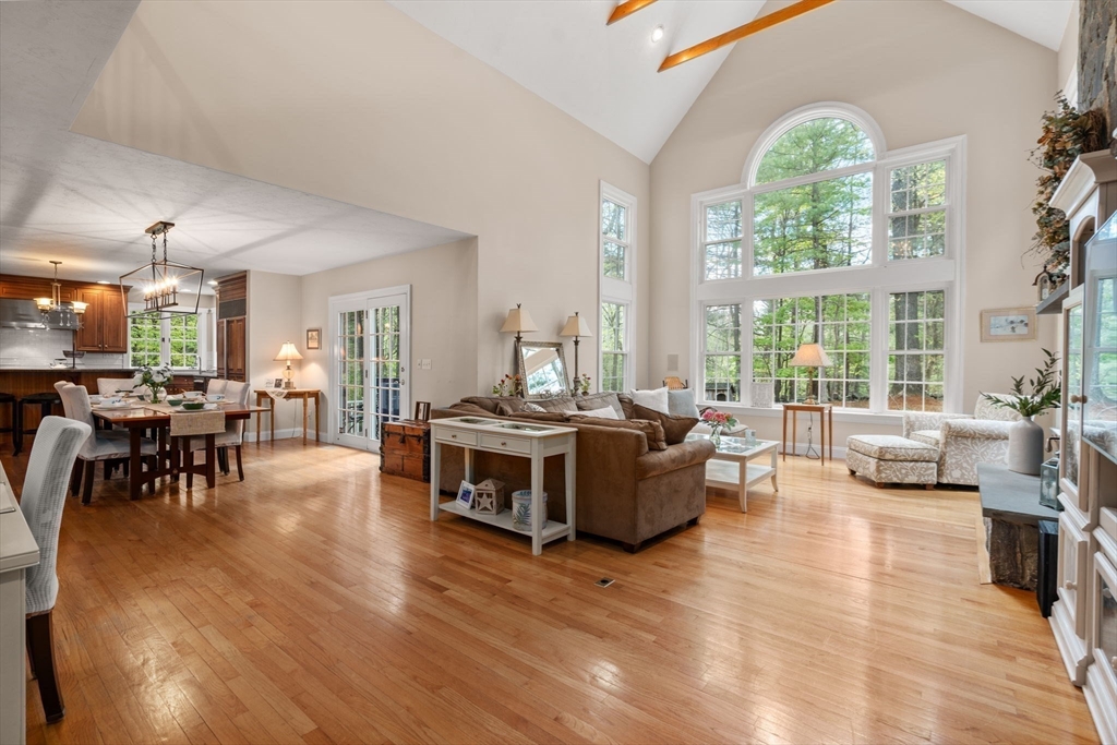 11 Pettees Pond Lane