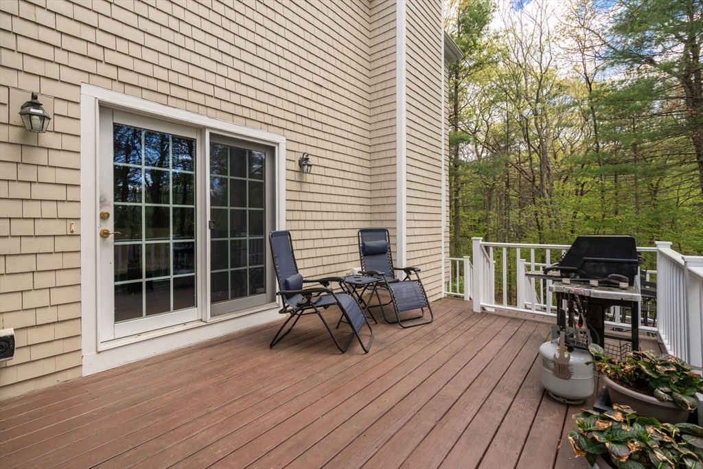 11 Pettees Pond Lane