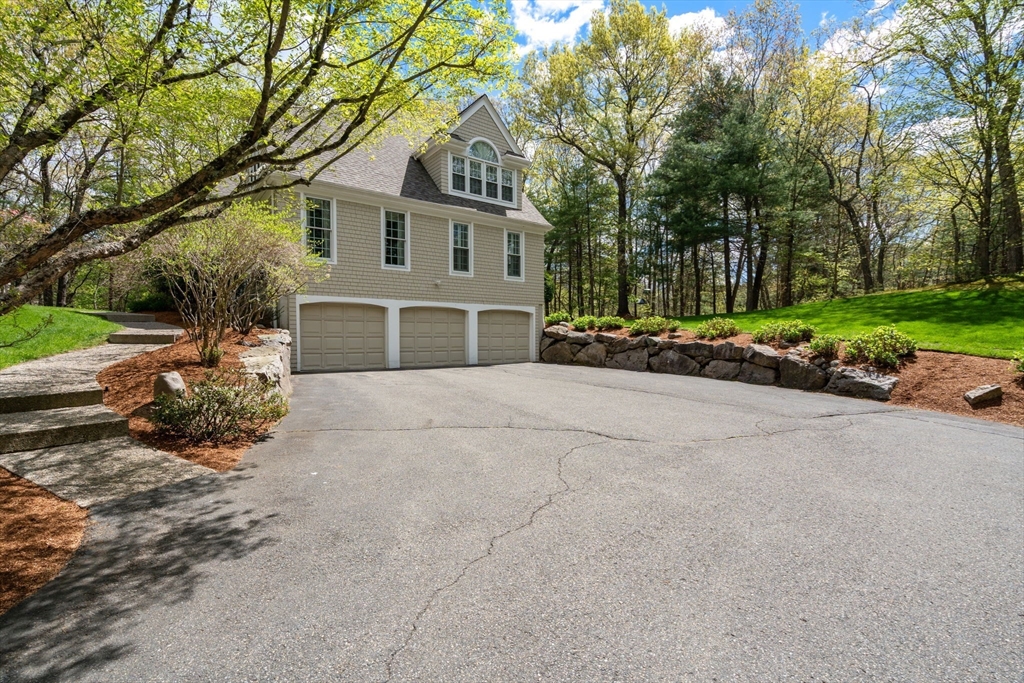 11 Pettees Pond Lane