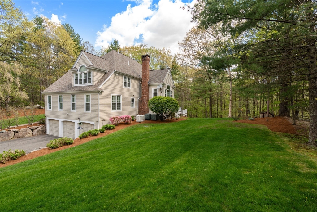 11 Pettees Pond Lane