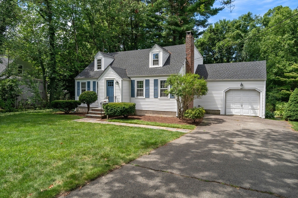 101 Lakeshore Drive