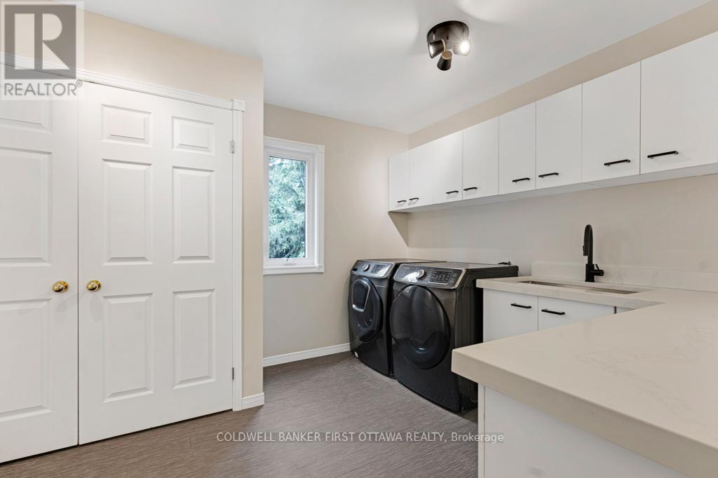5525 PETTAPIECE CRESCENT