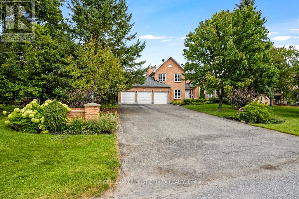 5525 PETTAPIECE CRESCENT