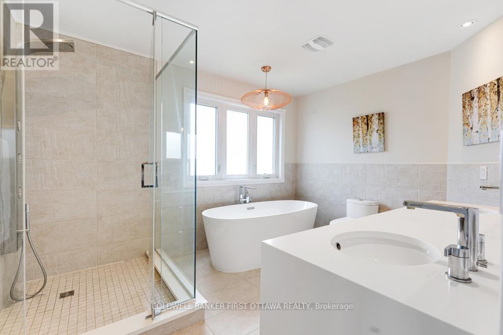 5525 PETTAPIECE CRESCENT