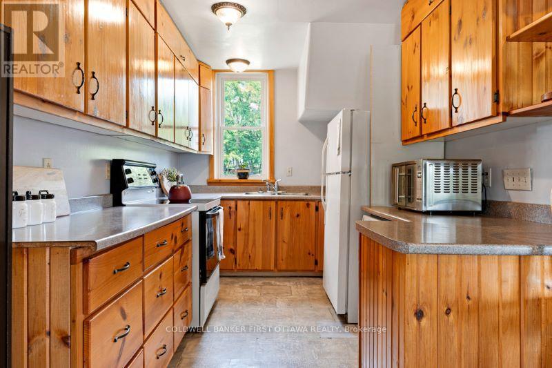 195 MONTGOMERY ROAD