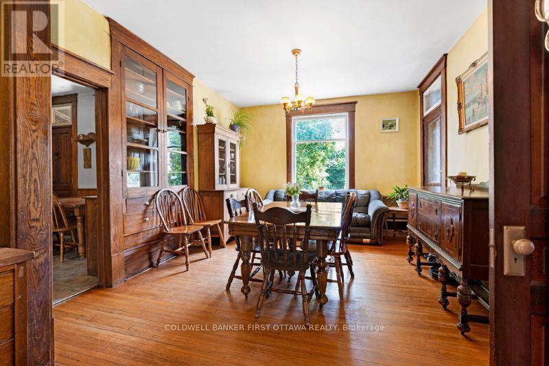 195 MONTGOMERY ROAD