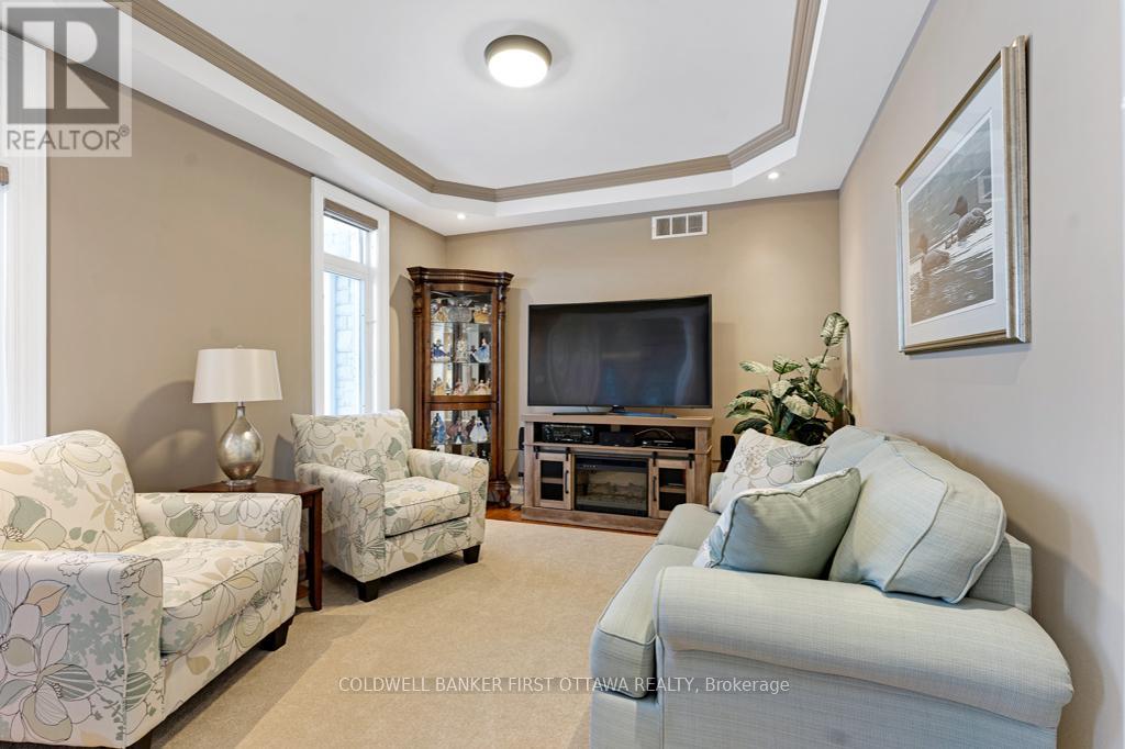 556 WEST POINT DRIVE