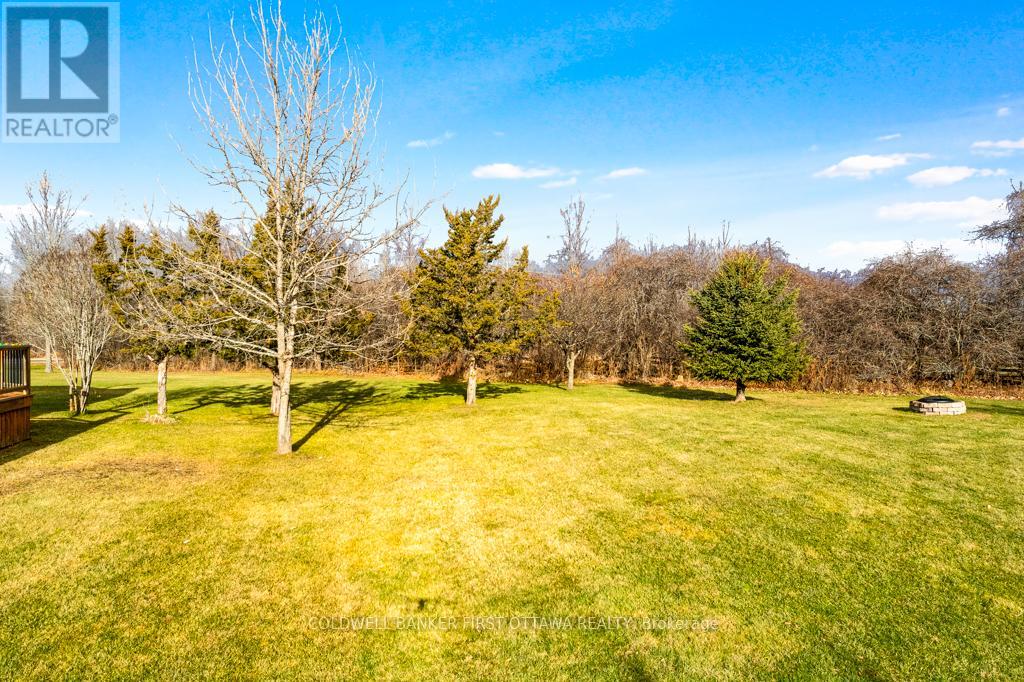 556 WEST POINT DRIVE