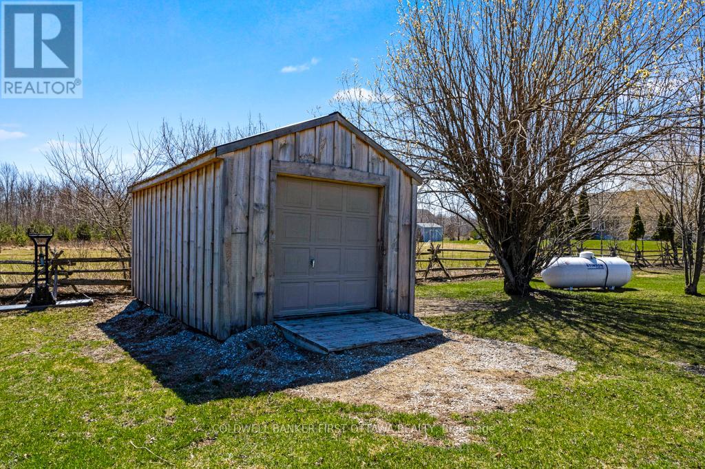 556 WEST POINT DRIVE