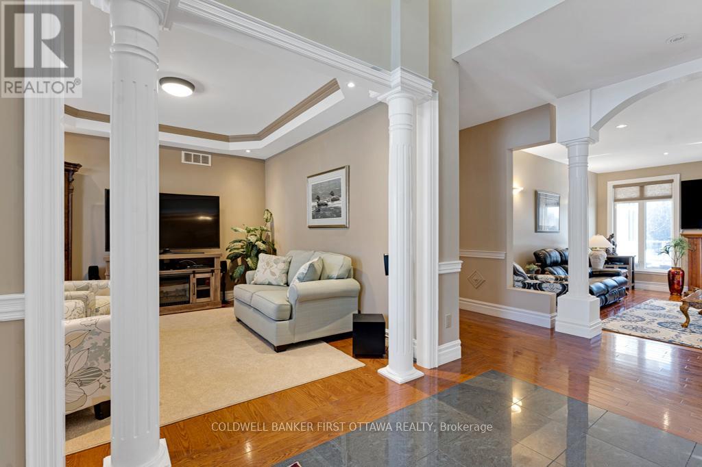 556 WEST POINT DRIVE