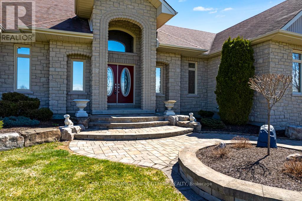 556 WEST POINT DRIVE