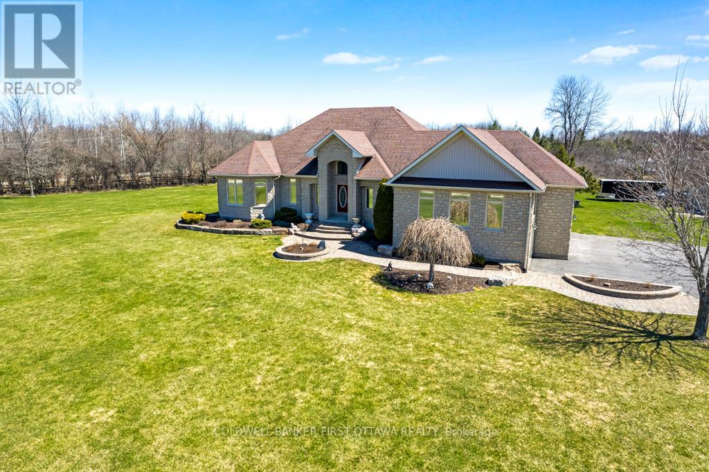 556 WEST POINT DRIVE