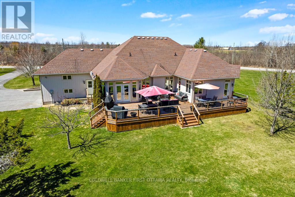 556 WEST POINT DRIVE