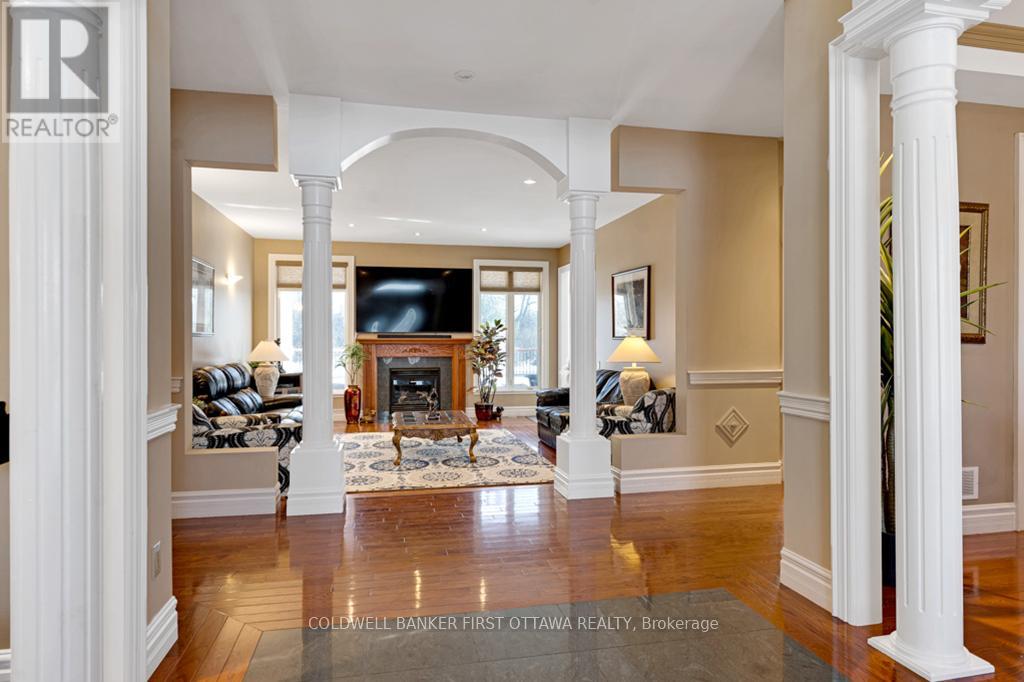 556 WEST POINT DRIVE