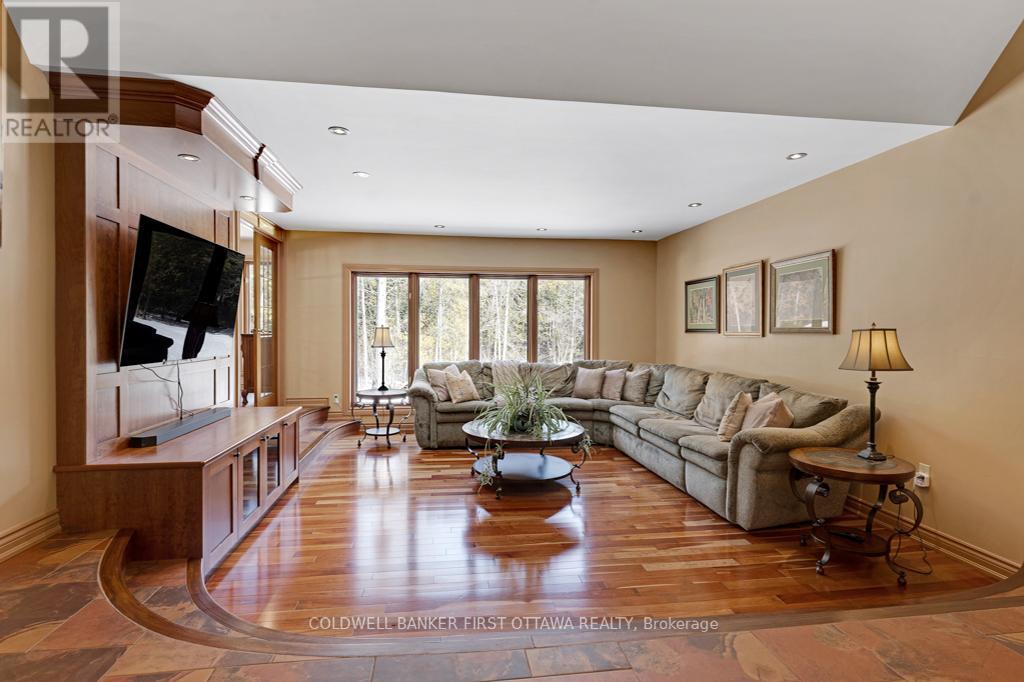 206 DEERWOOD DRIVE