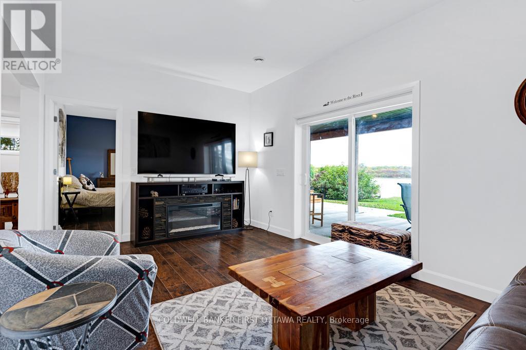 38 TUTTLE POINT ROAD