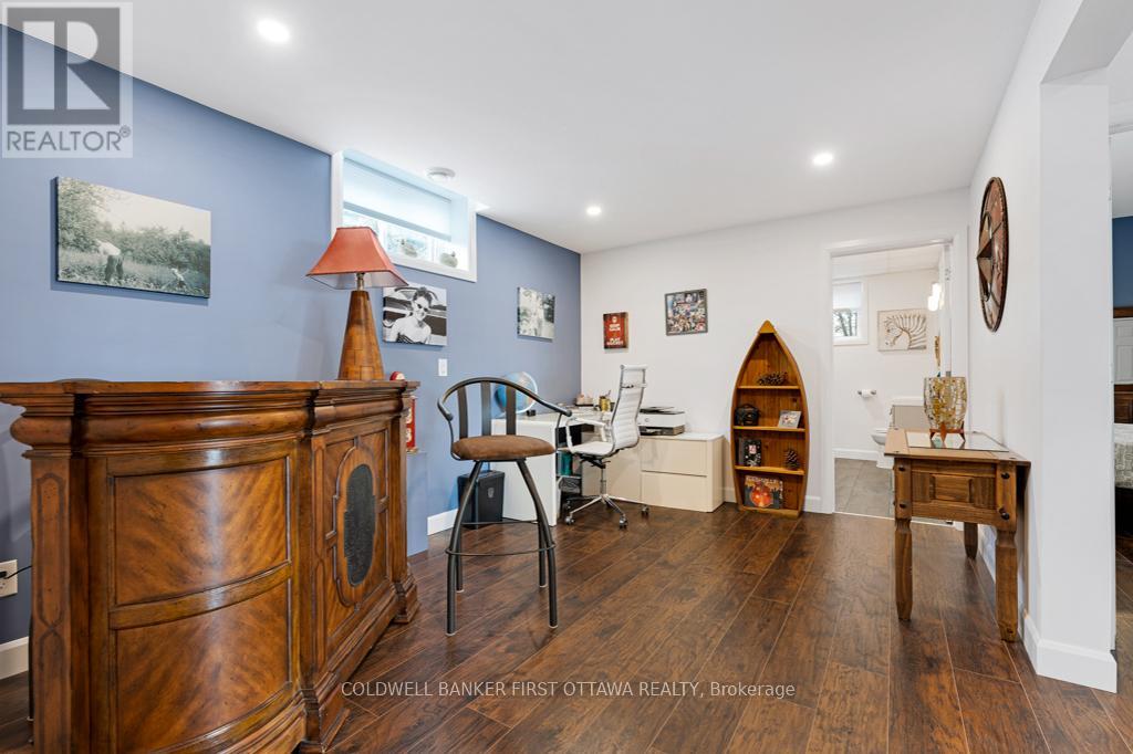 38 TUTTLE POINT ROAD