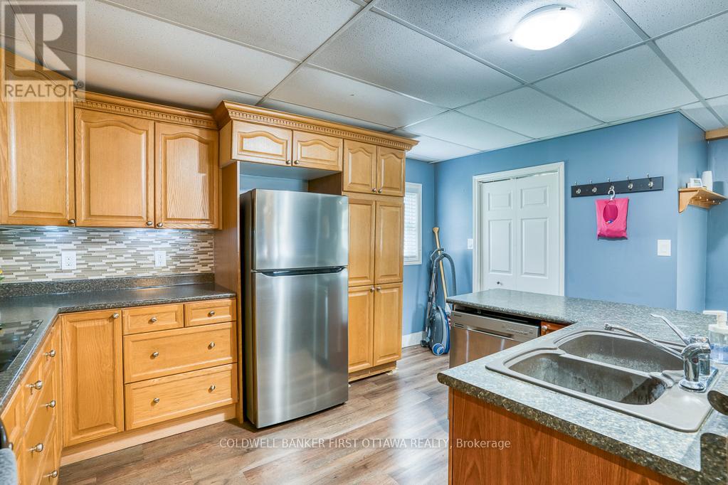 775 DARLING CONCESSION 7