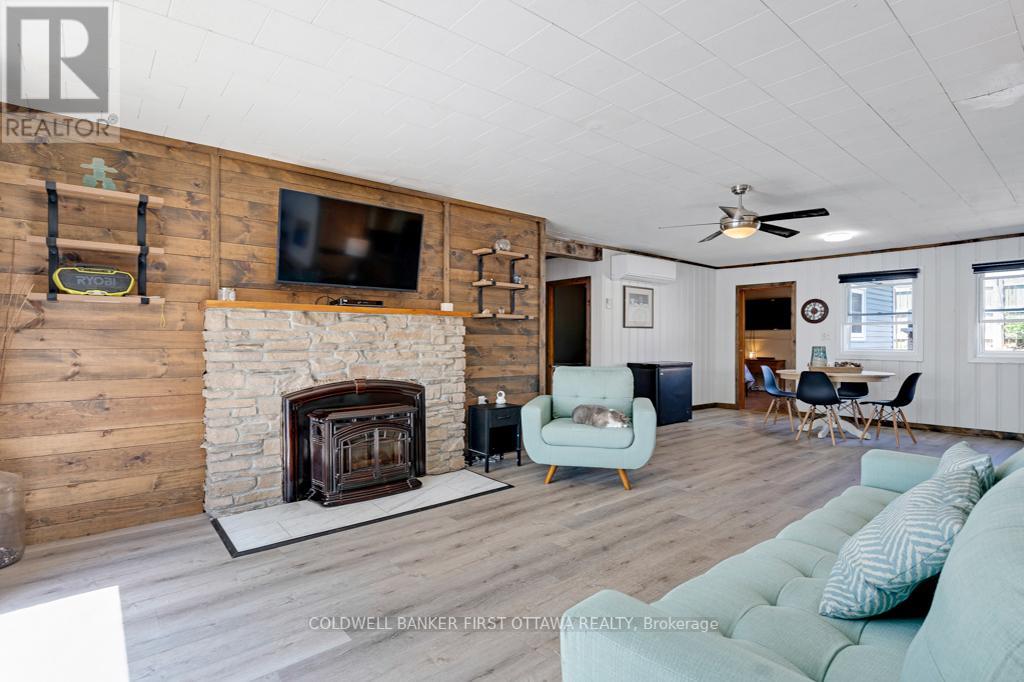 889 JONES POINT ROAD