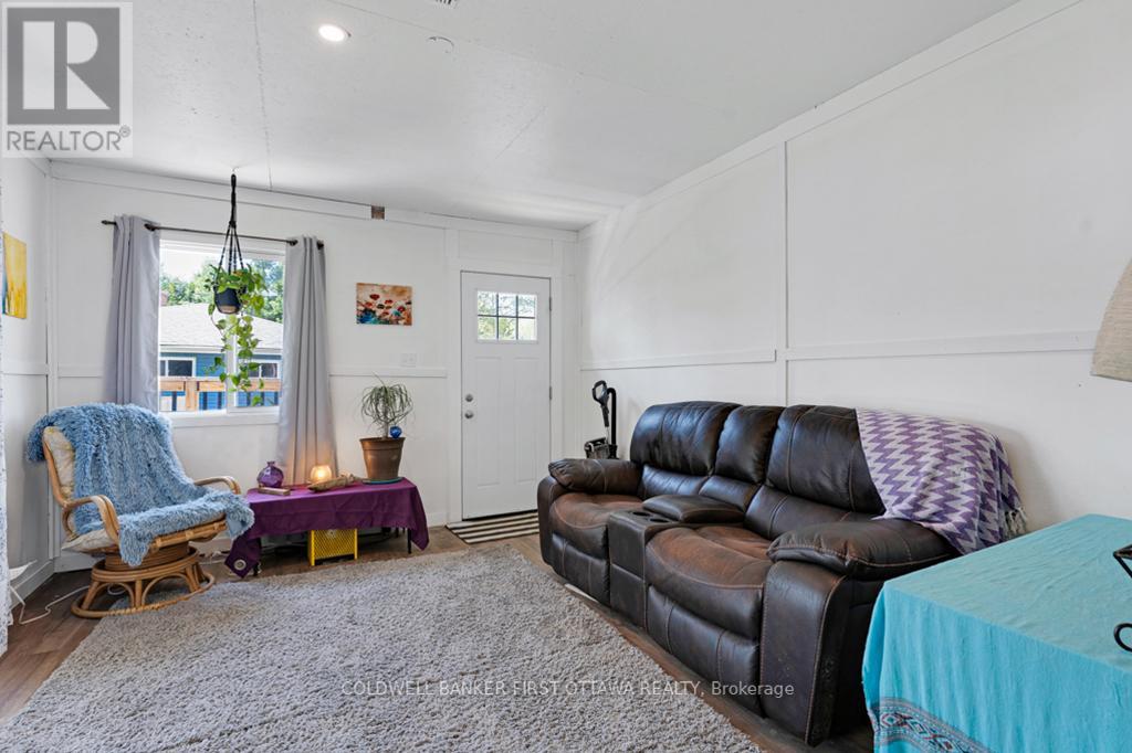 889 JONES POINT ROAD