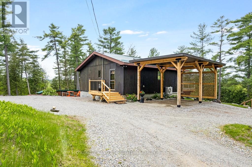 1036 PALMERSTON CRESCENT