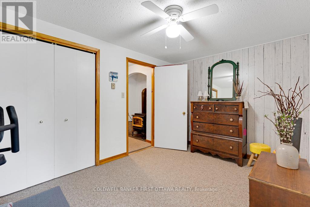 1036 PALMERSTON CRESCENT