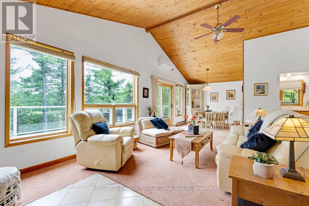 1036 PALMERSTON CRESCENT