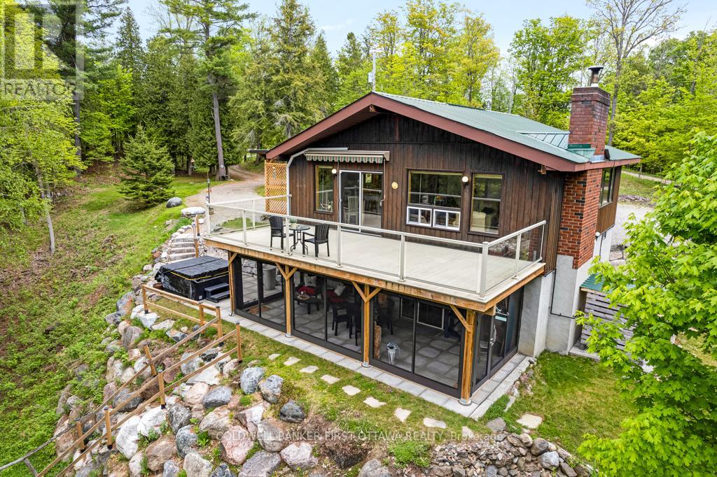 1036 PALMERSTON CRESCENT