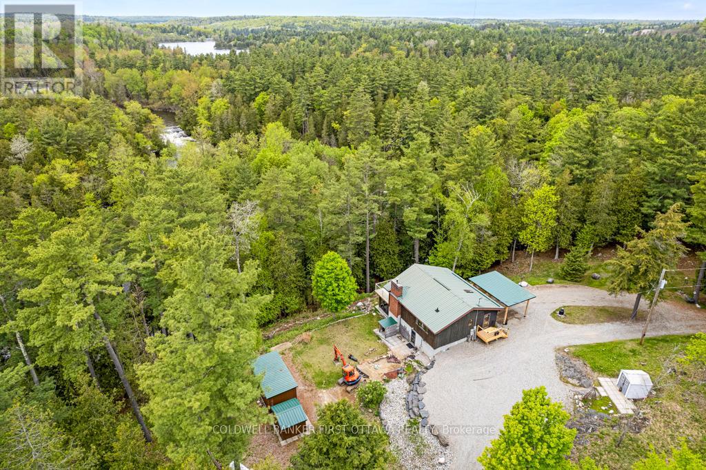 1036 PALMERSTON CRESCENT
