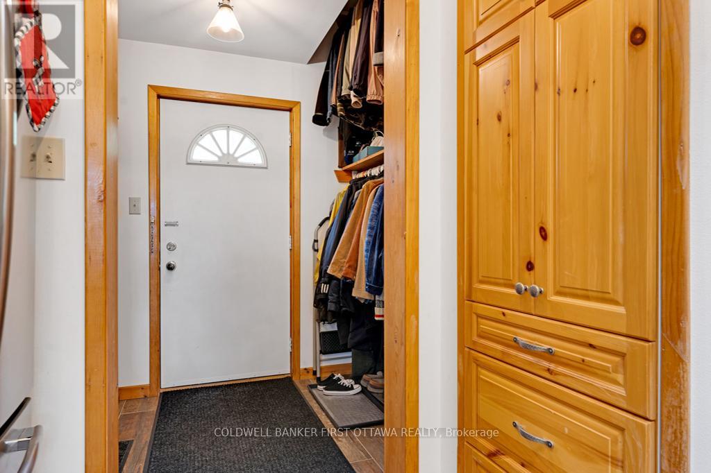 1036 PALMERSTON CRESCENT