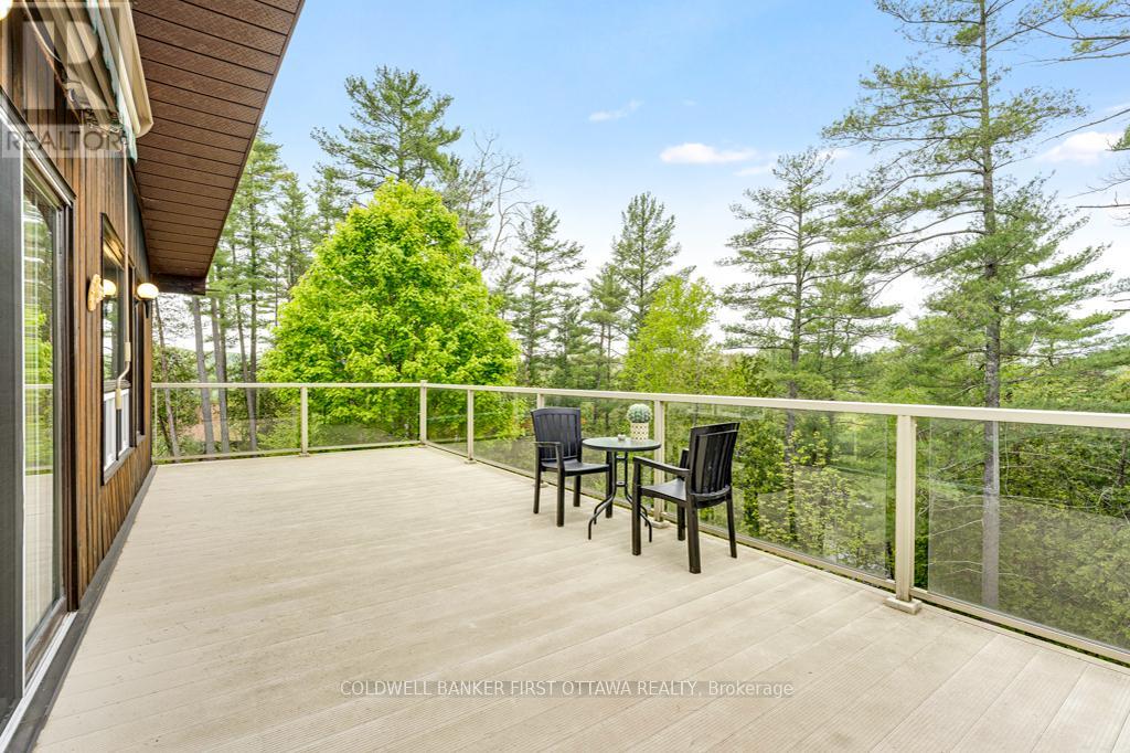 1036 PALMERSTON CRESCENT