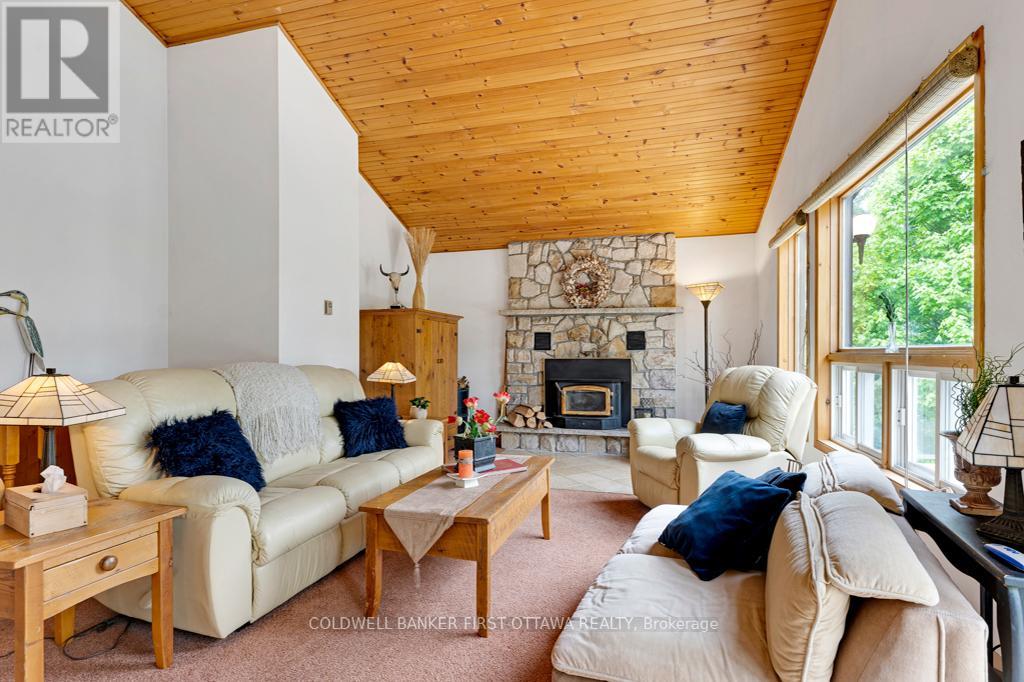 1036 PALMERSTON CRESCENT