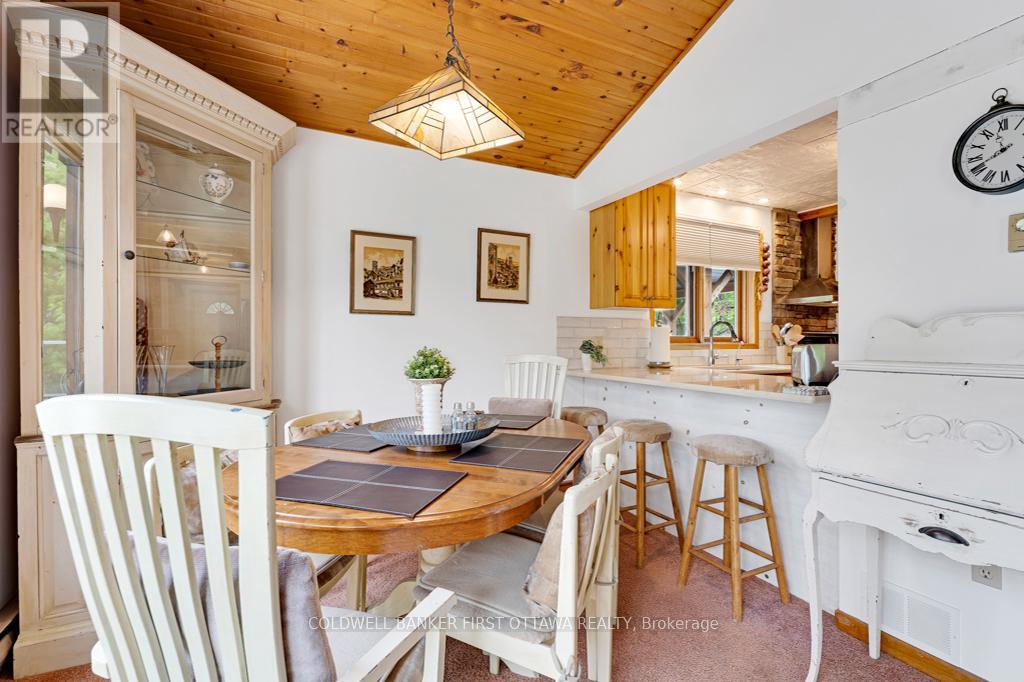 1036 PALMERSTON CRESCENT