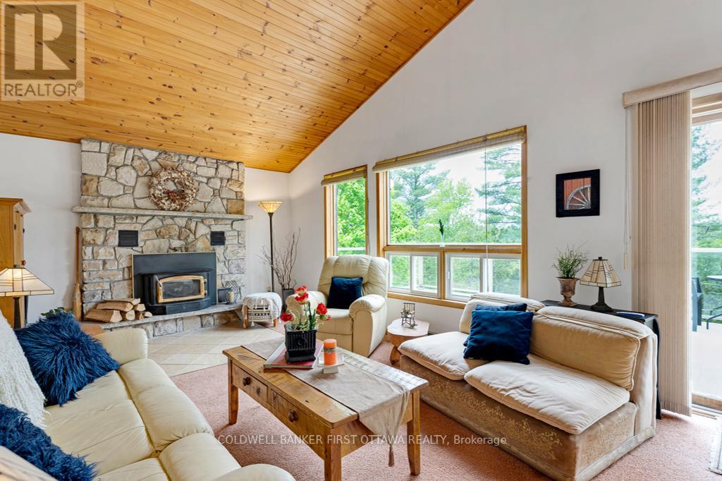 1036 PALMERSTON CRESCENT
