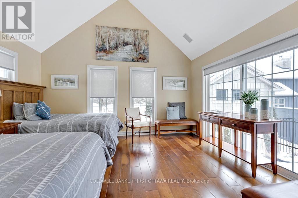 10 PERKINS BOULEVARD