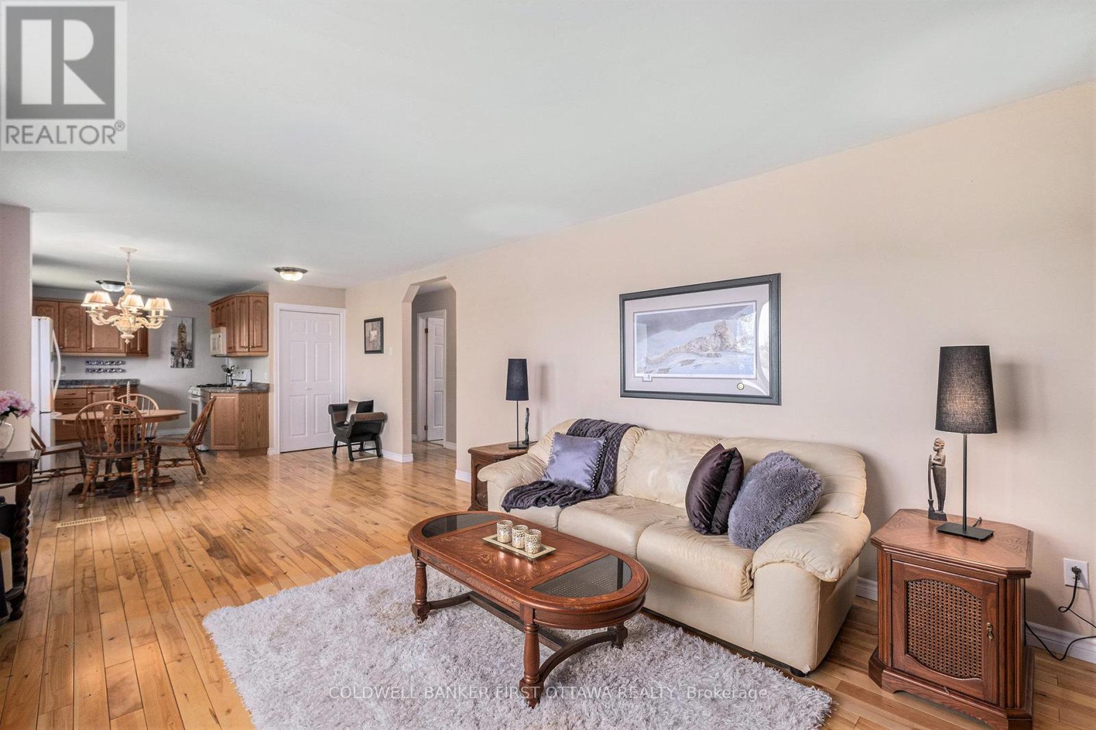 2185 TENNYSON ROAD