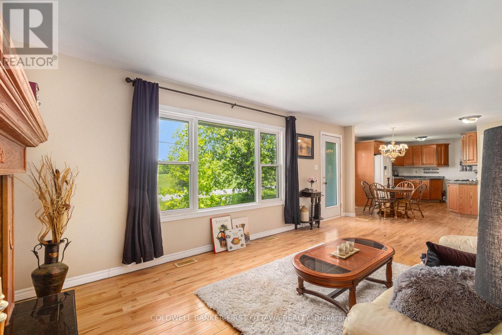 2185 TENNYSON ROAD