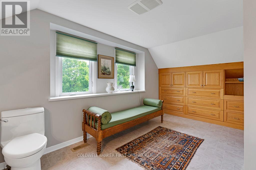 2603 RAMSAY 6D CONCESSION