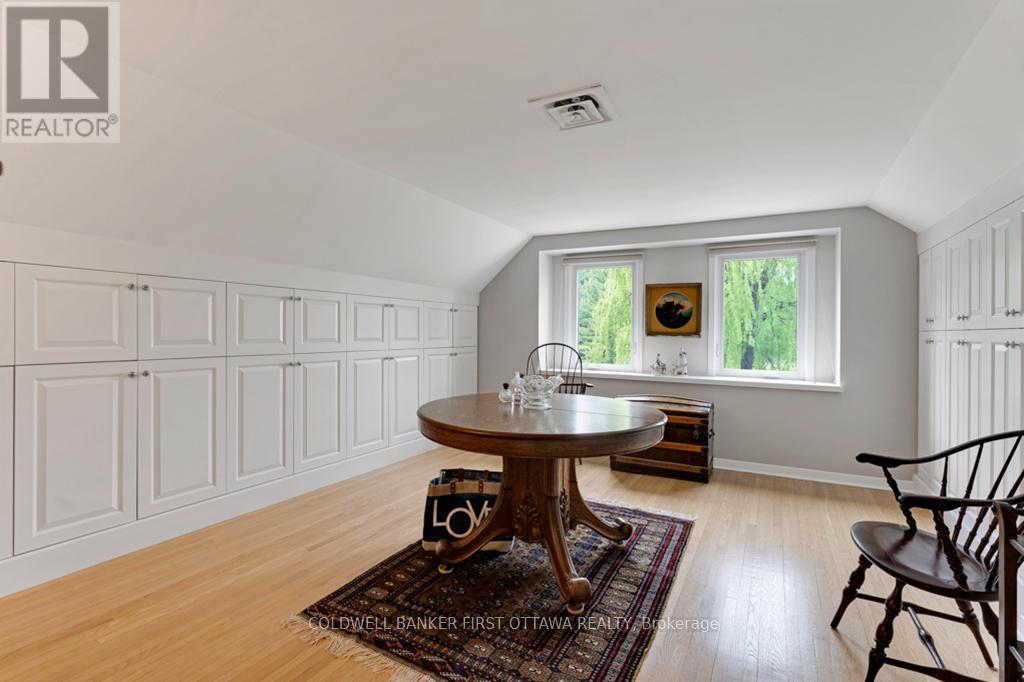 2603 RAMSAY 6D CONCESSION