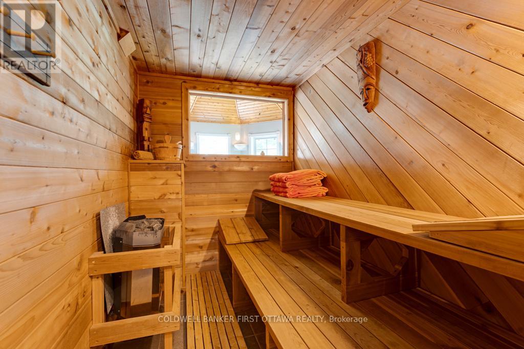 1718 BLUE HERON RIDGE