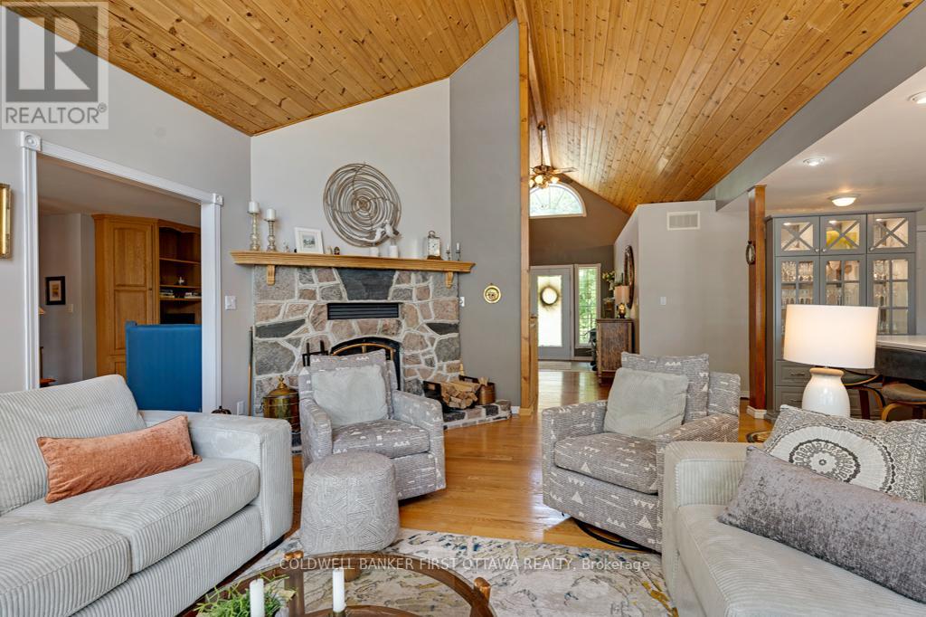 1718 BLUE HERON RIDGE