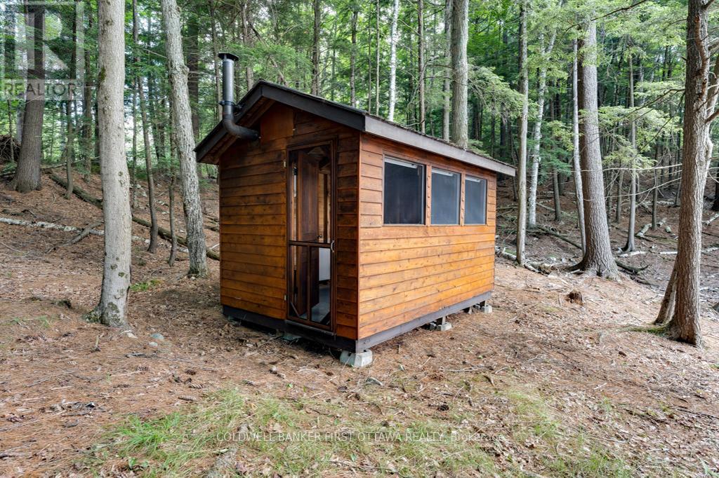 2275 PALMERSTON LAKE