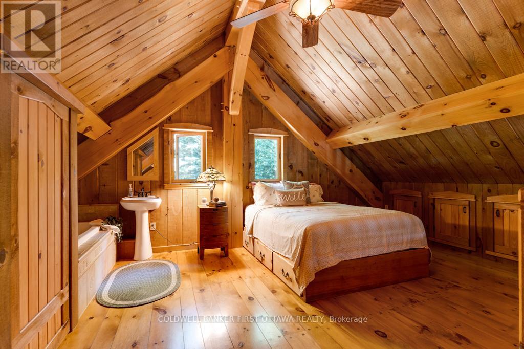 2275 PALMERSTON LAKE