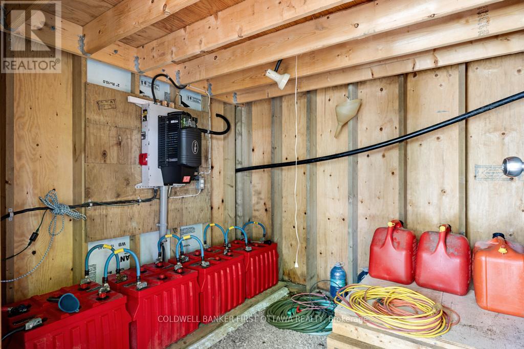 2275 PALMERSTON LAKE