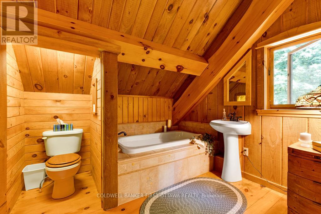 2275 PALMERSTON LAKE